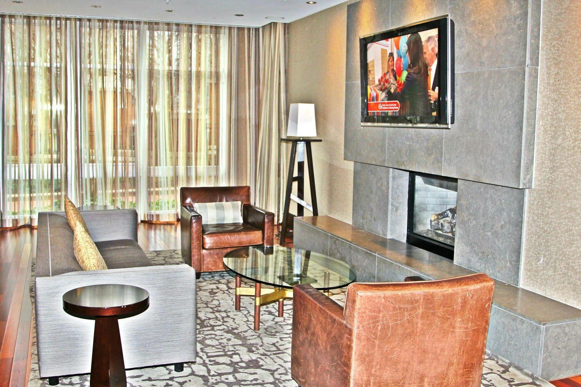 Weichert Suites At Wisconsin Place Чеви Чейз Экстерьер фото